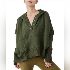 NWT (not attached) Free people the movement solid honey dove pullover xs